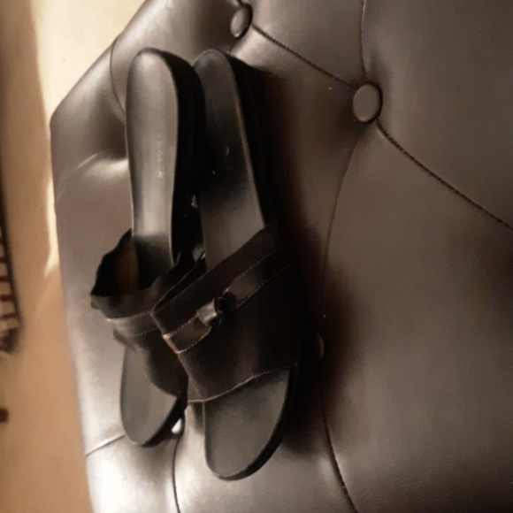 Sandals Size 10 Cherokee - Picture 2 of 5